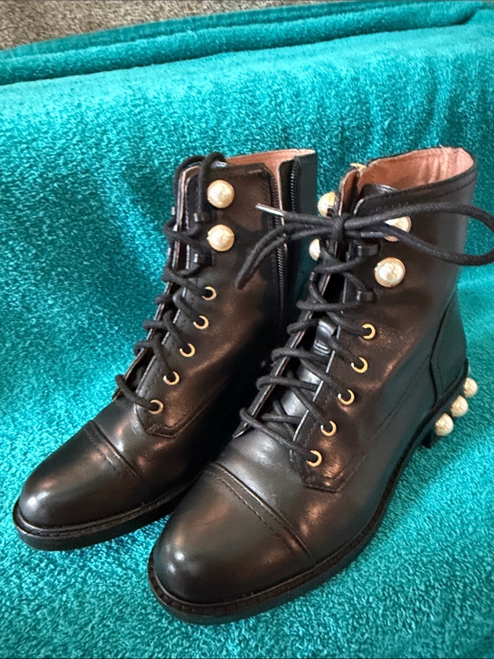 Women’s Black Size 6 M, Pearl-Accent Lace-Up Boots, leather uppers - Picture 2 of 9